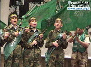 Figlio leader di Hamas si converte al cristianesimo: ”Ho detto addio a una cultura palestinese in cui un terrorista suicida diventa un eroe, un martire”