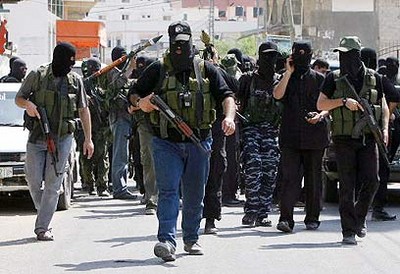 Gaza, Hamas attacca Fatah: fuga di massa a Ramallah