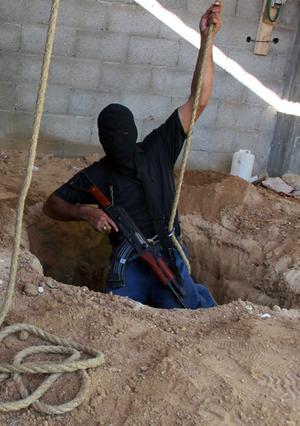 Gaza: crolla tunnel, 2 morti