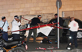 Gerusalemme: palestinese in macchina si lancia contro soldati, ucciso