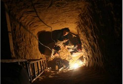 Gaza: 4 palestinesi morti soffocati in un tunnel