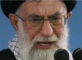 Attentati suicidi in Iraq: per Khamenei la colpa è…….degli USA e di Israele!