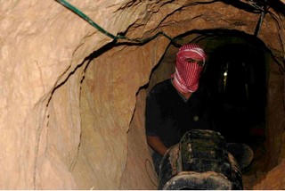Egitto: scoperti 5 tunnel contrabbando a frontiera con Gaza
