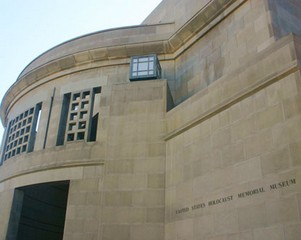 Washington, spari nel Museo della Shoah: neonazista uccide una guardia