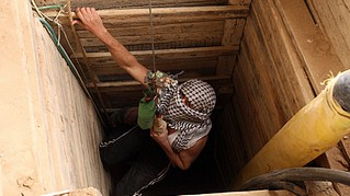 Gaza: 5 morti nel crollo di un tunnel