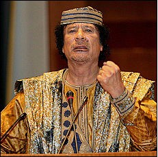 Scontro Gheddafi-Israele: “Gerusalemme alimenta le guerre in Africa. Via le ambasciate” “Il Colonnello? Bulletto da circo”