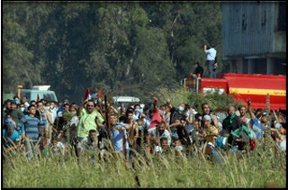 Scontri del Naksa day, palestinesi a noleggio della Siria: 1000 dollari per farsi sparare addosso