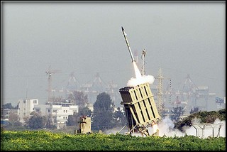 Più di 90 razzi palestinesi da Gaza sui civili del sud d’Israele