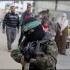 Gaza, parata militare di Hamas per 27° anniversario fondazione: “Libereremo i detenuti in Israele”
