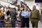 Terrorismo palestinese nuovamente all’attacco: accoltellati due israeliani in un supermercato vicino Gerusalemme