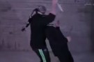 “Cosa aspetti? Alzati e pugnala!”. Video di Hamas con istruzioni su come accoltellare gli ebrei