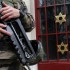 Parigi (Francia), porta di una sinagoga cosparsa con sostanza velenosa: 14 feriti