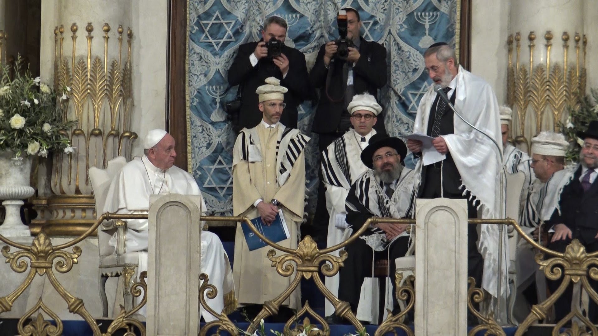 papa-francesco-visita-sinagoga-roma-discorso-rav-di-segni-focus-on-israel