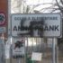 Pesaro; svastiche e scritte antisemite su cartello scuola intitolata ad Anna Frank