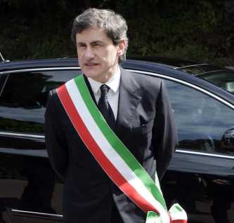 Roma: Alemanno, condivisibile ribattezzare via ambasciata iraniana