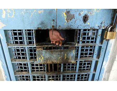 Gaza:prigioniero palestinese si getta dal secondo piano per sfuggire alle torture dei suoi carcerieri