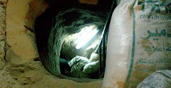 Gaza: palestinese muore in tunnel per contrabbando