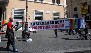 Roma: sit-in anti Lieberman