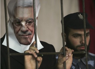 Gaza: Hamas mette in scena un processo contro Abu Mazen