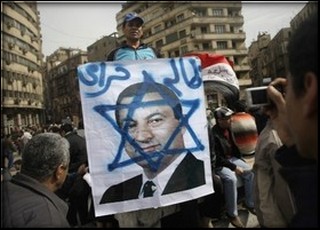 Caos Egitto: tentato assalto all’ambasciata israeliana al Cairo
