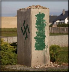 Polonia: svastiche su monumento a ebrei vittime del nazismo