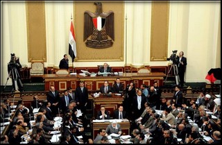 Egitto, la “primavera araba” continua: il parlamento approva all’unanimità l’espulsione dell’ambasciatore israeliano